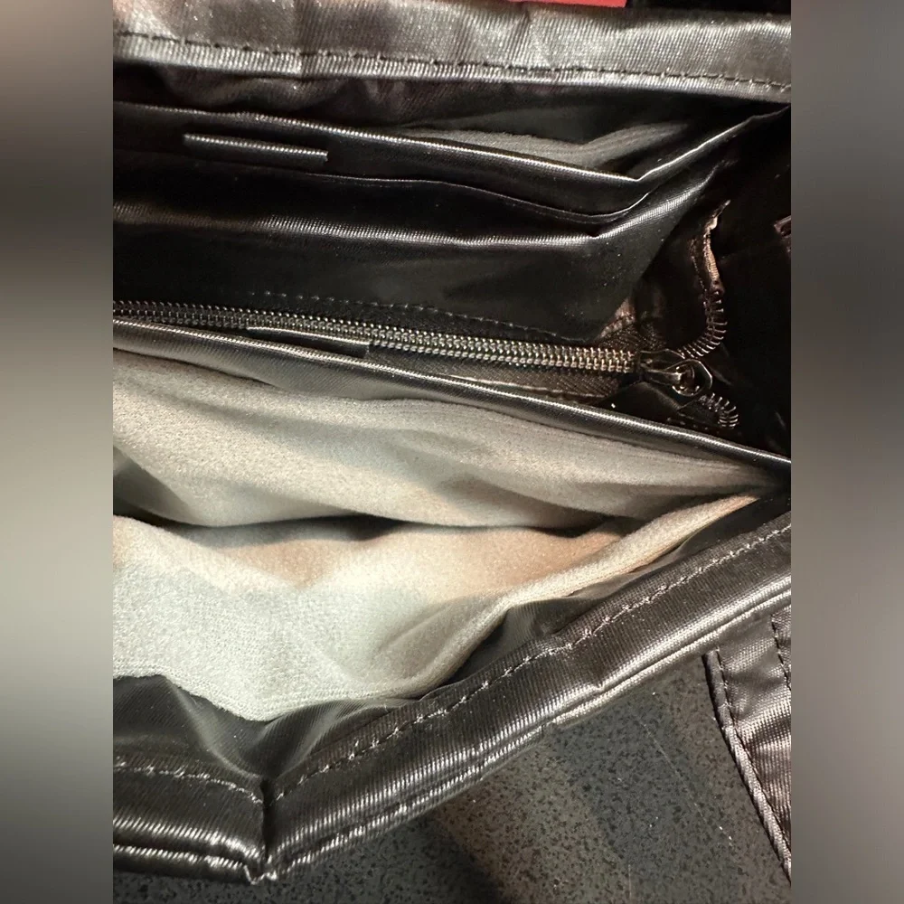 Lug NWOT Dual Handle Jitterbug Crossbody Tote Black Metallic Multiple Pockets